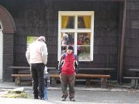 i Jíra vyvezl rodinu